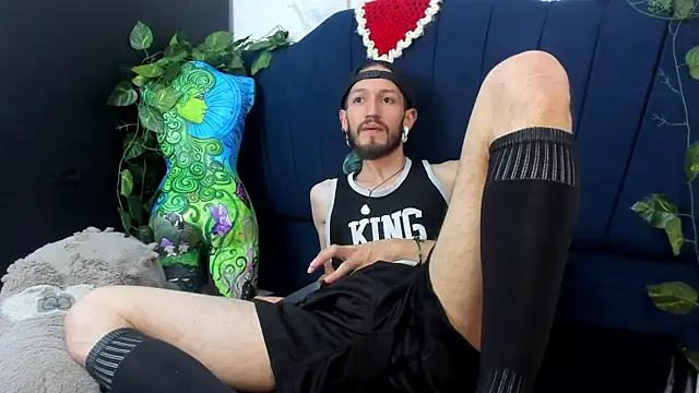 AngelDamianArt online show from November 26, 8:21 pm