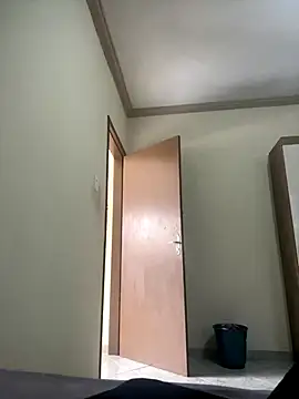 Snapshot of Larissa_xxe chatting on December 16, 1:49 pm Larissa xxe online show from December 16, 1:49 pm