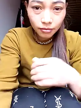 Snapshot of _Su-Su_ chatting on November 15, 6:11 am Su-Su online show from November 15, 6:11 am