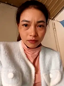 Snapshot of _Su-Su_ chatting on November 19, 7:08 am Su-Su online show from November 19, 7:08 am