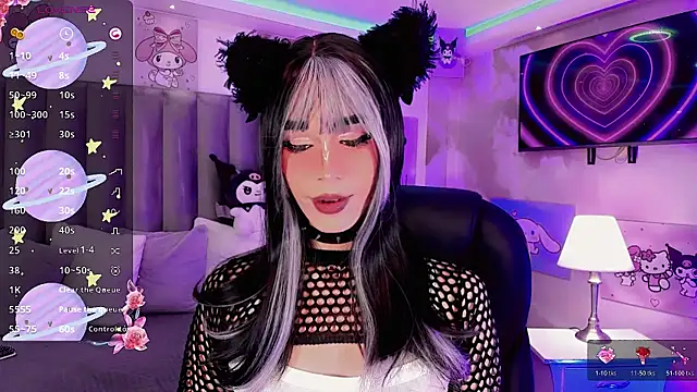 dearAlanaxxx online show from January 17, 8:45 pm