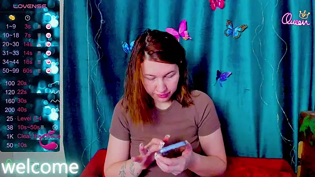 Snapshot of LillyRayRay chatting on December 15, 12:59 am LillyRayRay online show from December 15, 12:59 am