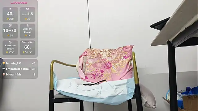 Snapshot of xlin-baby chatting on June 6, 7:29 pm xlin-baby online show from June 6, 7:29 pm