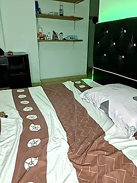 Snapshot of pamela_Tiny chatting on March 30, 1:50 am pamela Tiny online show from March 30, 1:50 am