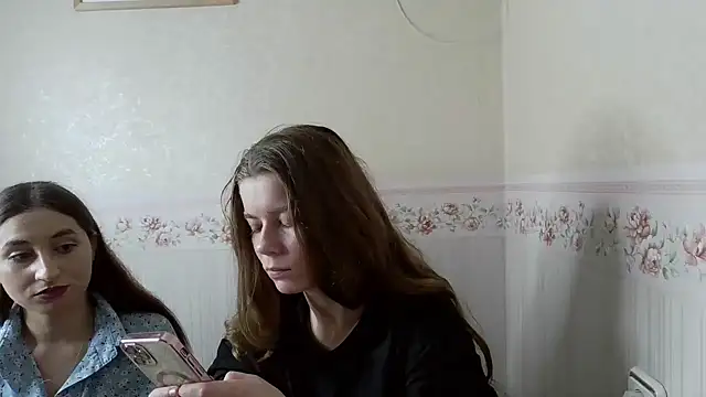 Snapshot of AzumiWenius chatting on November 17, 8:03 pm AzumiWenius online show from November 17, 8:03 pm