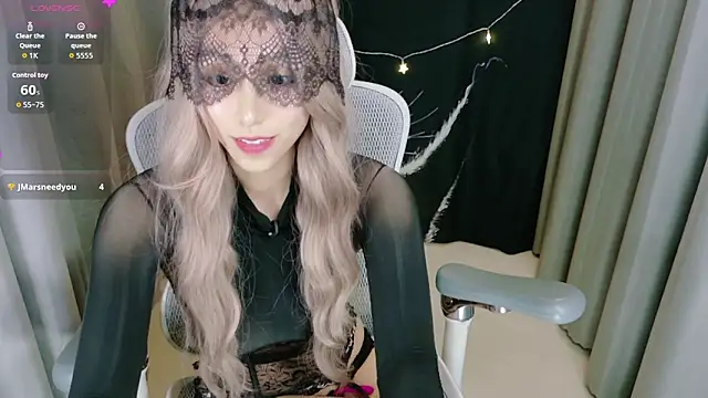 Snapshot of Lulu_QAQ chatting on November 20, 4:07 pm Lulu QAQ online show from November 20, 4:07 pm