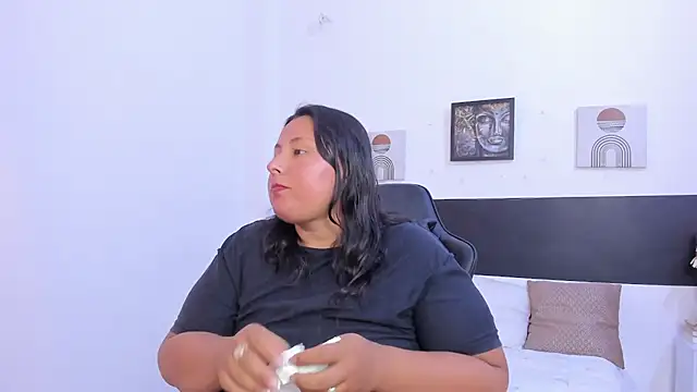 Snapshot of BWW-CINDY11 chatting on December 1, 3:22 am BWW-CINDY11 online show from December 1, 3:22 am