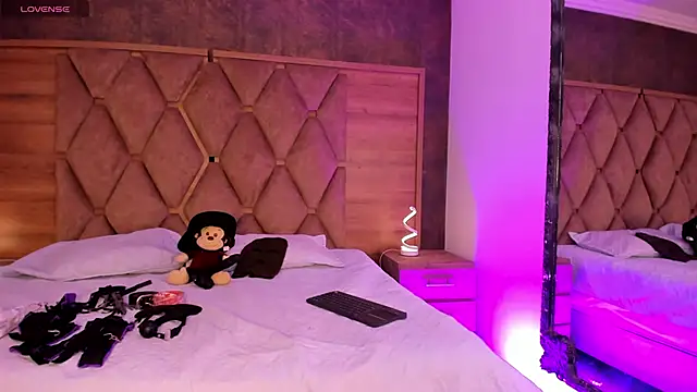 Snapshot of VictoriaSaenz1_ chatting on November 17, 4:51 am VictoriaSaenz1 online show from November 17, 4:51 am