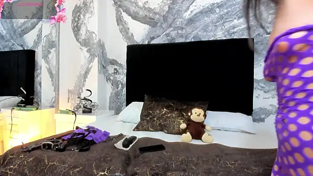 Snapshot of VictoriaSaenz1_ chatting on December 4, 6:01 am VictoriaSaenz1 online show from December 4, 6:01 am