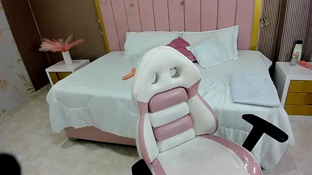 Kendall curves online show from January 6, 6:55 pm