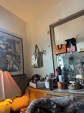 Motherbigbus online show from December 19, 9:00 pm