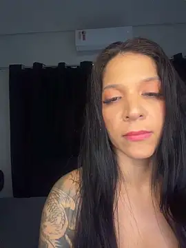 Snapshot of biadominatrix chatting on May 26, 11:45 pm biadominatrix online show from May 26, 11:45 pm