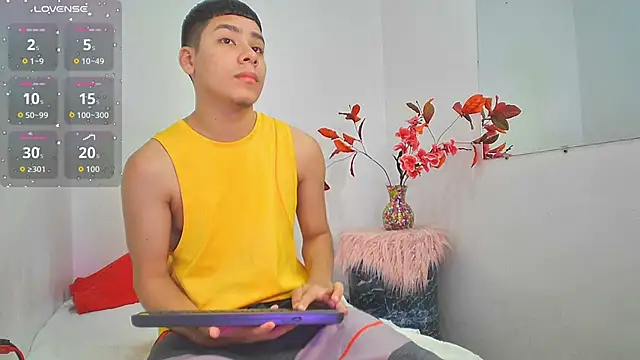 Snapshot of Lucastorrez01 chatting on November 25, 2:22 am Lucastorrez01 online show from November 25, 2:22 am