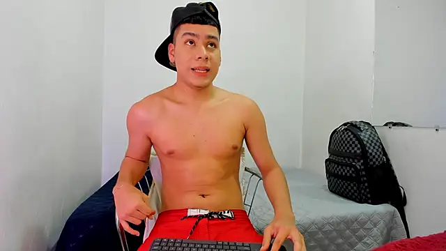 Lucastorrez01 online show from June 11, 11:14 pm