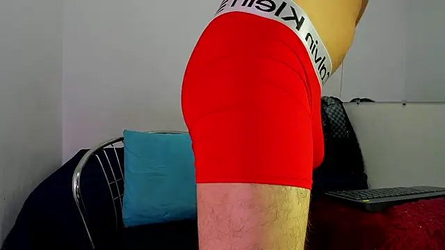 Lucastorrez01 online show from July 1, 5:45 pm