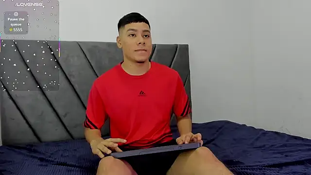 Lucastorrez01 online show from July 27, 11:23 pm