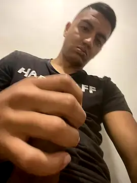 Snapshot of lester_rose chatting on November 20, 5:29 am lester rose online show from November 20, 5:29 am