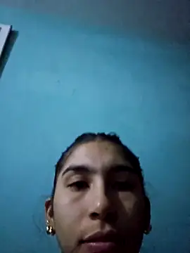 Snapshot of skinnyrox chatting on November 17, 3:12 am skinnyrox online show from November 17, 3:12 am