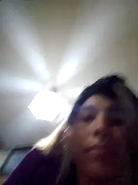 Snapshot of skinnyrox chatting on November 30, 12:58 am skinnyrox online show from November 30, 12:58 am