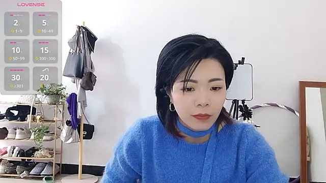 Snapshot of adele8731 chatting on November 17, 3:23 am adele8731 online show from November 17, 3:23 am