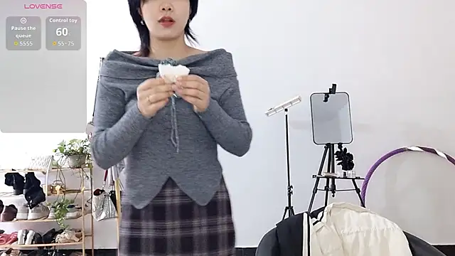 Snapshot of adele8731 chatting on November 20, 2:34 am adele8731 online show from November 20, 2:34 am