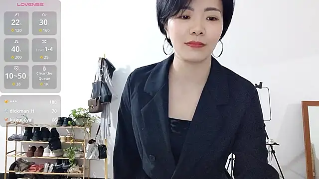 Snapshot of adele8731 chatting on November 26, 2:40 pm adele8731 online show from November 26, 2:40 pm