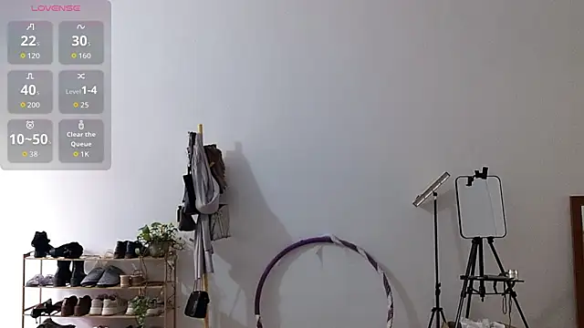 Snapshot of adele8731 chatting on December 2, 4:40 am adele8731 online show from December 2, 4:40 am