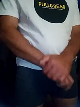 Snapshot of MilfyDilf40 chatting on November 25, 3:50 am MilfyDilf40 online show from November 25, 3:50 am