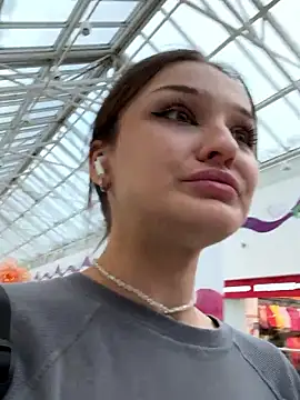 Snapshot of ErikaMuse chatting on November 22, 6:01 am ErikaMuse online show from November 22, 6:01 am