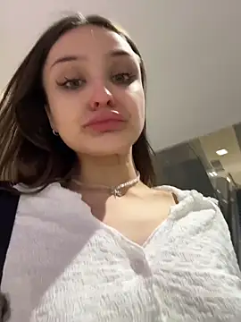 Snapshot of ErikaMuse chatting on November 25, 9:20 am ErikaMuse online show from November 25, 9:20 am