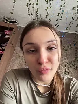 Snapshot of ErikaMuse chatting on November 29, 5:21 am ErikaMuse online show from November 29, 5:21 am