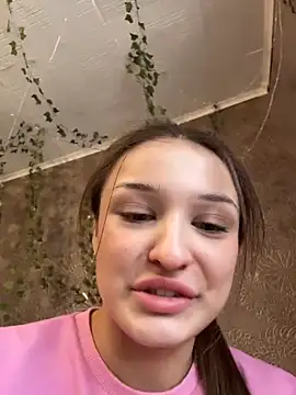 Snapshot of ErikaMuse chatting on December 3, 5:48 am ErikaMuse online show from December 3, 5:48 am