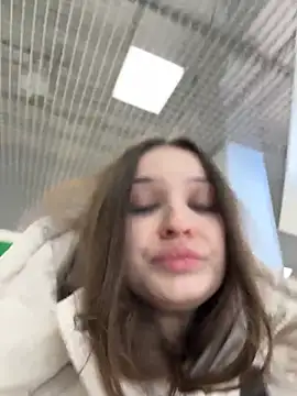 Snapshot of ErikaMuse chatting on December 5, 6:00 am ErikaMuse online show from December 5, 6:00 am