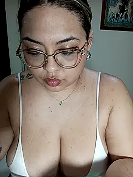 Snapshot of Anna_Lucia88 chatting on January 12, 2:50 am Anna Lucia88 online show from January 12, 2:50 am