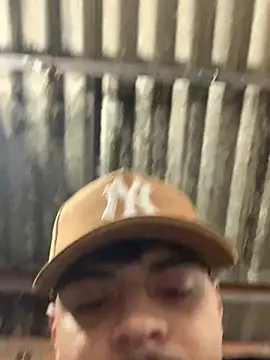 Snapshot of deivonthewater chatting on January 12, 3:45 am deivonthewater online show from January 12, 3:45 am