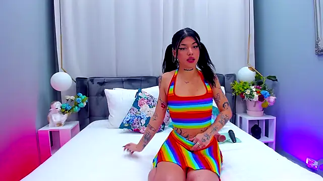 Snapshot of YasminWild chatting on November 26, 4:46 am YasminWild online show from November 26, 4:46 am