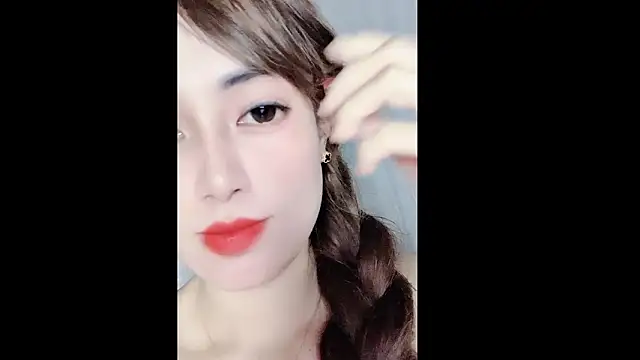 Snapshot of MiAnna-Lovee chatting on December 15, 4:17 am MiAnna-Lovee online show from December 15, 4:17 am