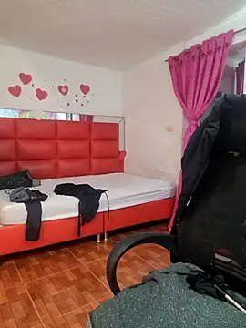 Snapshot of Scarlet_curly chatting on November 24, 9:09 am Scarlet curly online show from November 24, 9:09 am