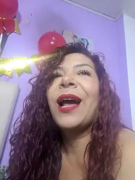 Snapshot of Scarlet_curly chatting on December 14, 9:03 am Scarlet curly online show from December 14, 9:03 am