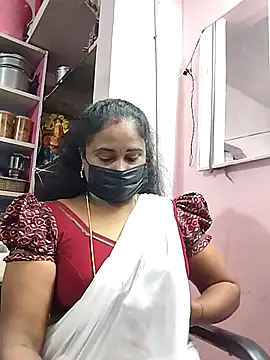 Snapshot of Tamil_devagi chatting on December 5, 8:38 pm Tamil devagi online show from December 5, 8:38 pm