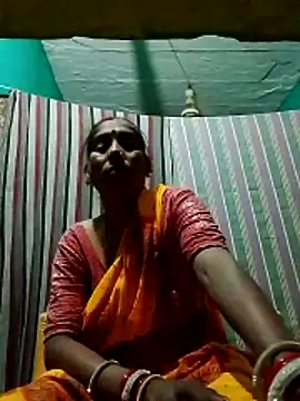 Snapshot of Xx_savita chatting on May 7, 9:42 pm Xx savita online show from May 7, 9:42 pm