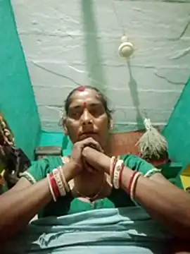 Snapshot of Xx_savita chatting on May 17, 11:34 pm Xx savita online show from May 17, 11:34 pm