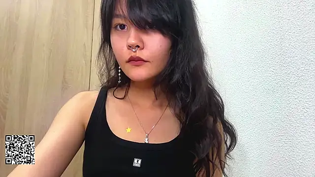 Snapshot of CucDierolf chatting on November 21, 1:10 pm CucDierolf online show from November 21, 1:10 pm