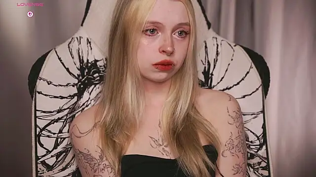 ElvenQueen online show from March 19, 1:48 pm