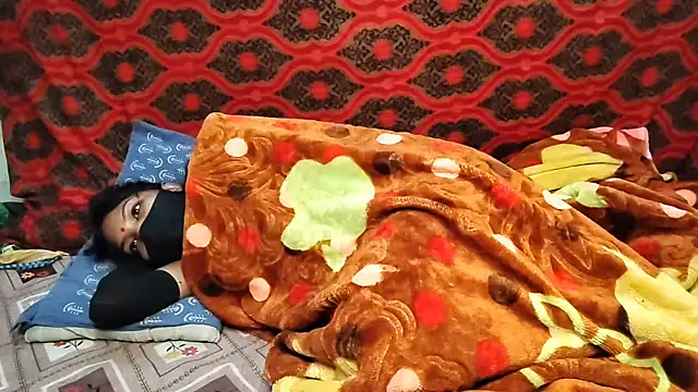 Snapshot of Real18sis_sex_sis chatting on December 4, 2:21 am Real18sis sex sis online show from December 4, 2:21 am