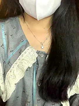 Hanni 22 online show from December 3, 2:37 pm