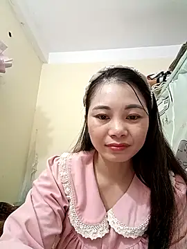 Snapshot of Moon-night222 chatting on December 16, 5:56 am Moon-night222 online show from December 16, 5:56 am