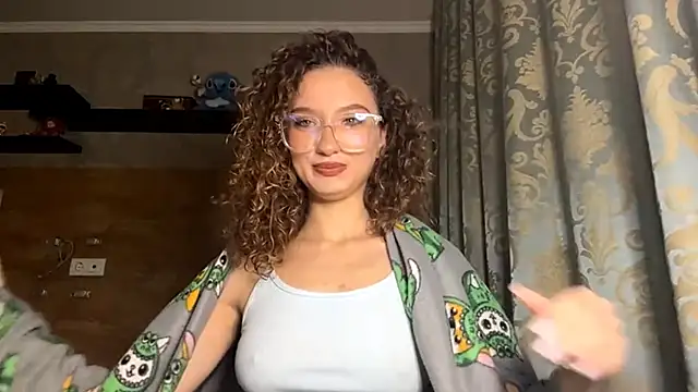 Snapshot of BrocadedEmulsion chatting on November 23, 4:18 pm BrocadedEmulsion online show from November 23, 4:18 pm