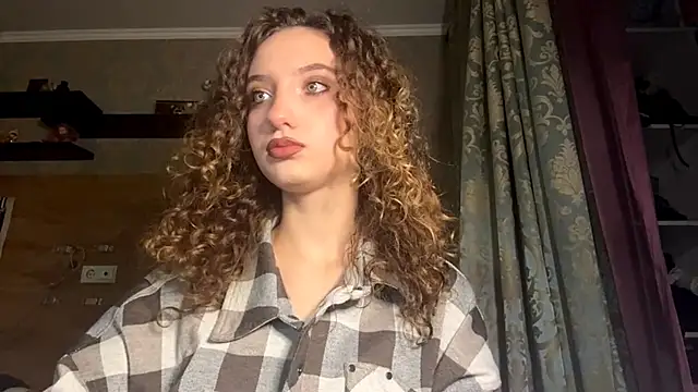 Snapshot of BrocadedEmulsion chatting on November 24, 4:07 pm BrocadedEmulsion online show from November 24, 4:07 pm