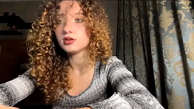 Snapshot of BrocadedEmulsion chatting on November 28, 5:26 pm BrocadedEmulsion online show from November 28, 5:26 pm